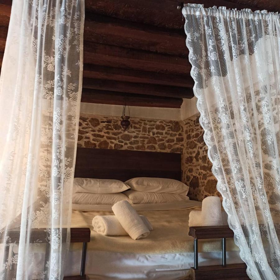 Areti's Traditional House Country house Apollona