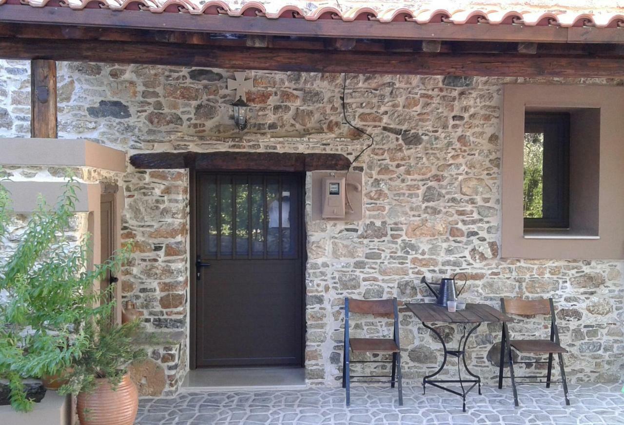 Country house Areti's Traditional House Apollona