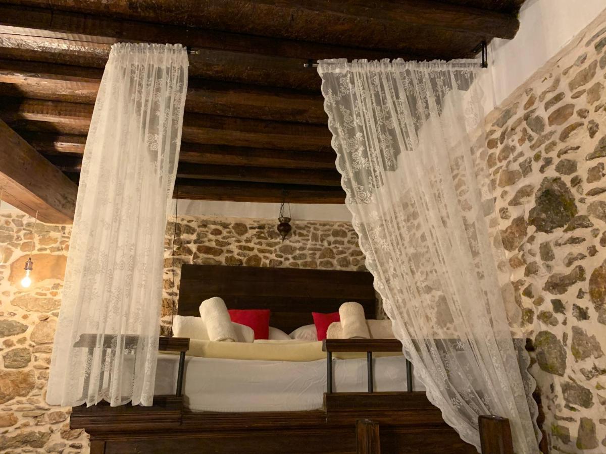 Landhaus Areti's Traditional House *